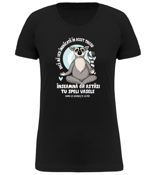  model  pe tricou