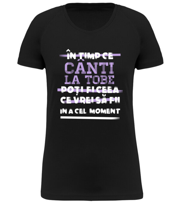  model  pe tricou