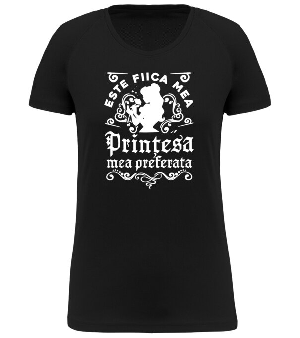  model  pe tricou