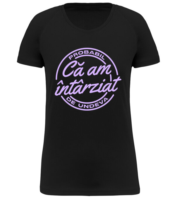  model  pe tricou