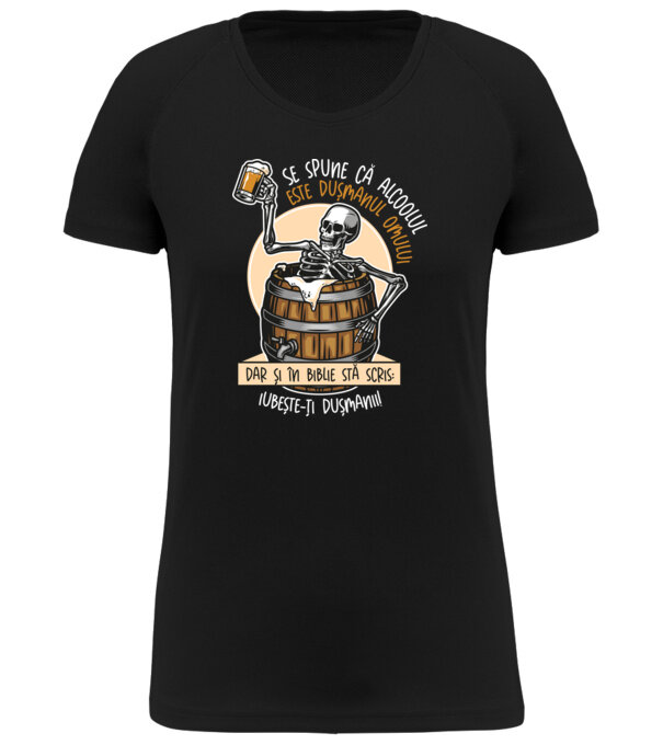  model  pe tricou