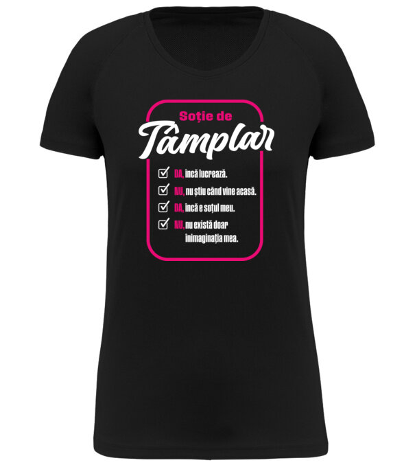  model  pe tricou