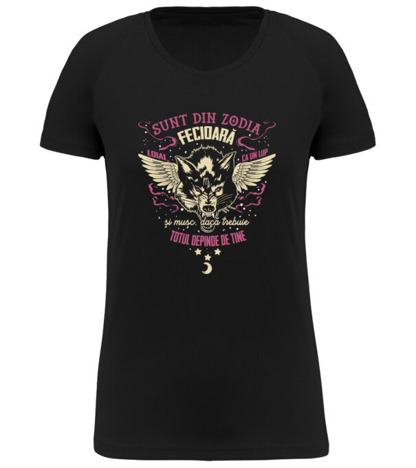  model  pe tricou