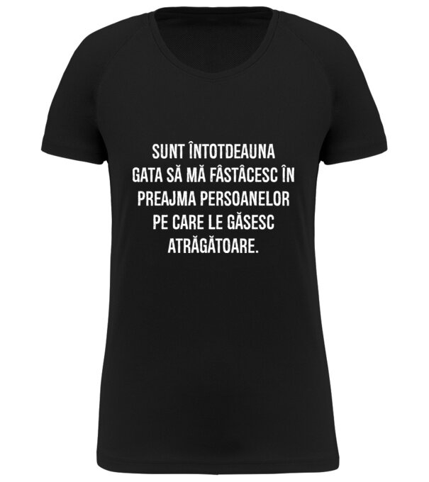  model  pe tricou