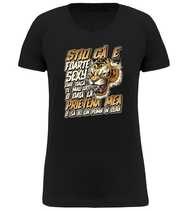  model  pe tricou