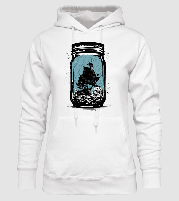 Trapped model alb pe tricou