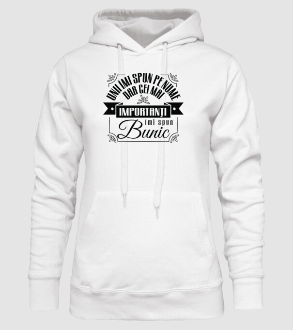 Unii îmi spun pe nume, dar cei mai importanți îmi spun bunic model alb pe tricou