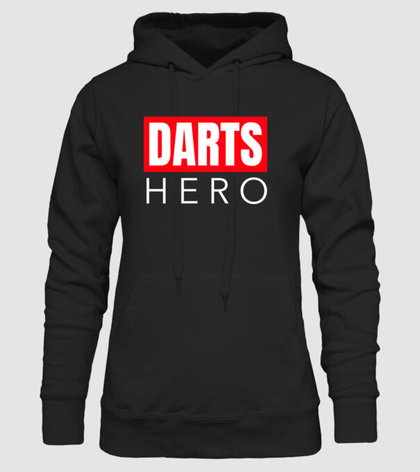 DARTS HERO model negru pe tricou