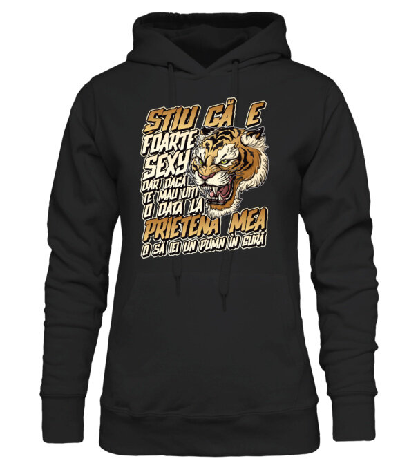  model  pe tricou