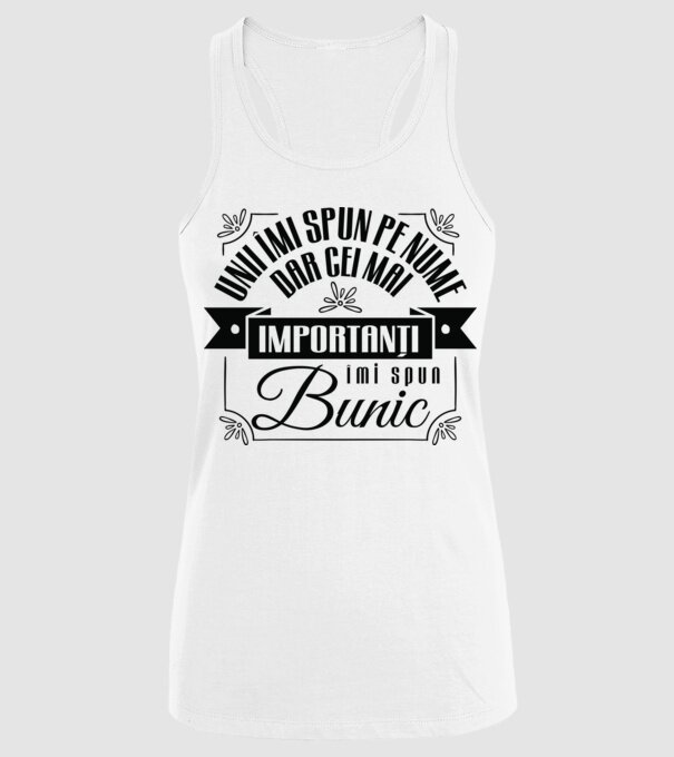 Unii îmi spun pe nume, dar cei mai importanți îmi spun bunic model alb pe tricou