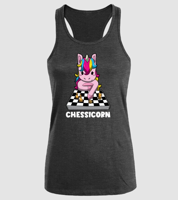 Chessicorn model negru pe tricou