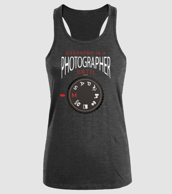 Everyone is a photographer until model negru pe tricou
