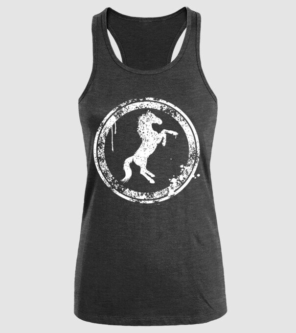 horse badge model negru pe tricou