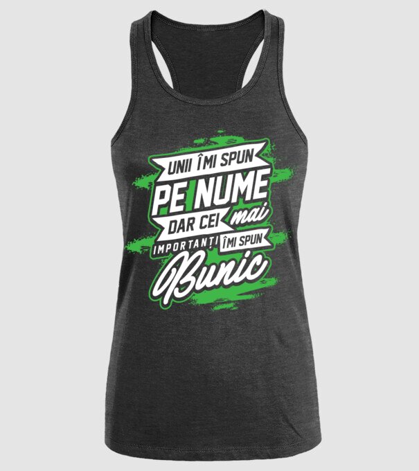Unii îmi spun pe nume, dar cei mai importanți îmi spun bunic model negru pe tricou