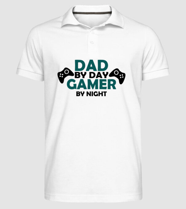 Dad by day gamer by night model alb pe tricou