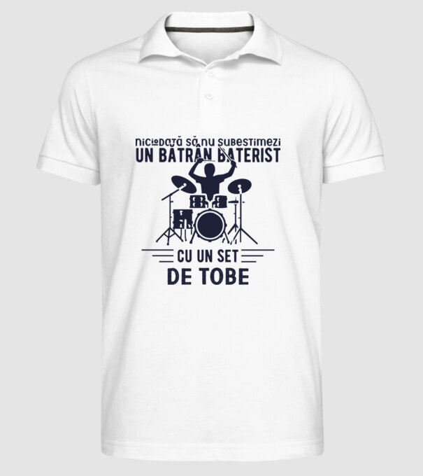 niciodată să nu subestimezi un bătrân baterist cu un set de tobe model alb pe tricou