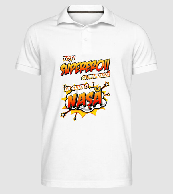 Toți supereroii se deghizează, eu sunt o nașă model alb pe tricou