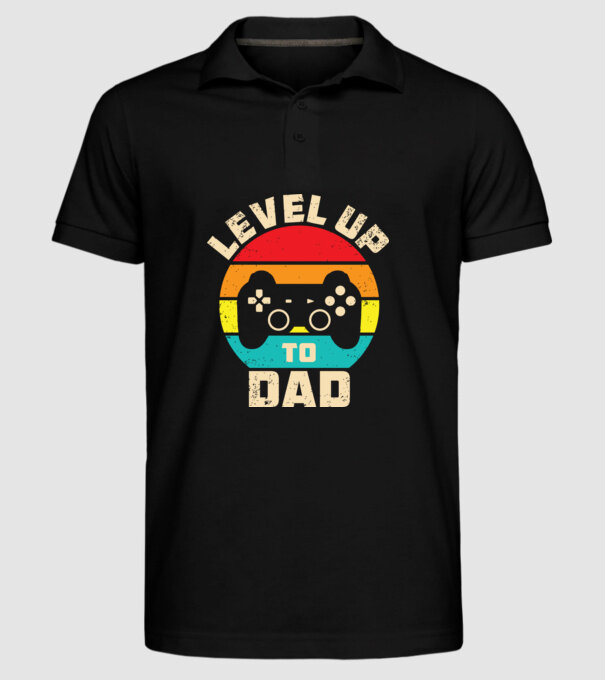 Level Up Dad model negru pe tricou
