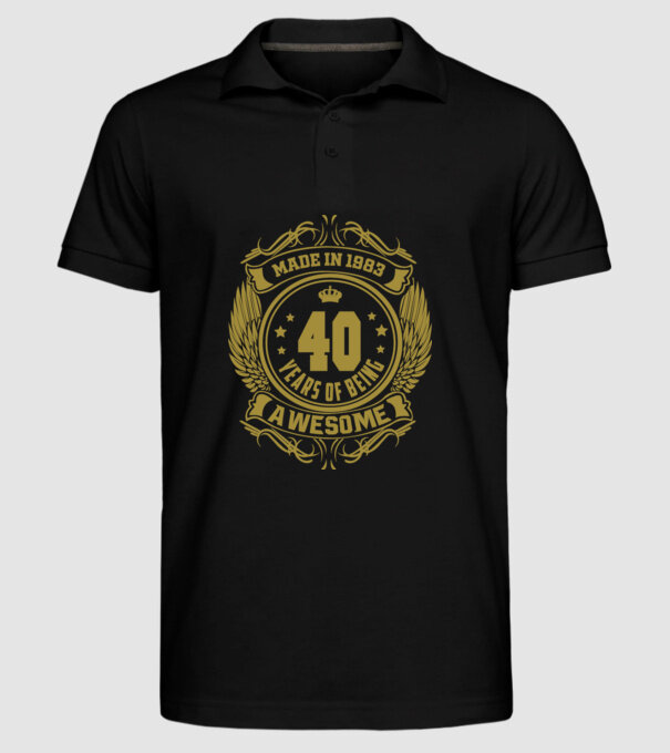 40 years of being awesome winged model negru pe tricou