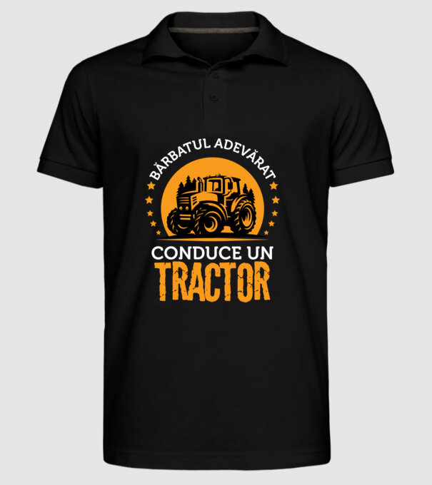 Bărbatul adevărat conduce un tractor model negru pe tricou