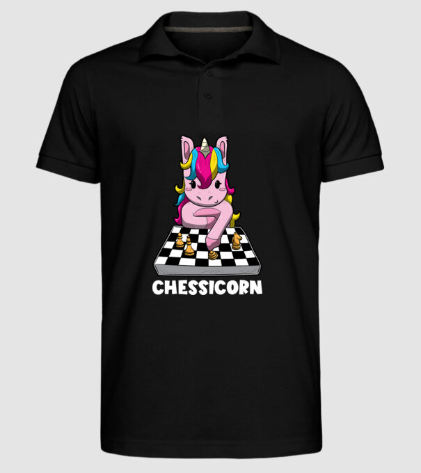 Chessicorn model negru pe tricou