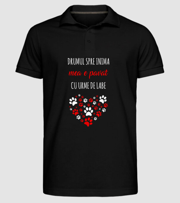 Drumul spre inima mea e pavat cu urme de labe model negru pe tricou