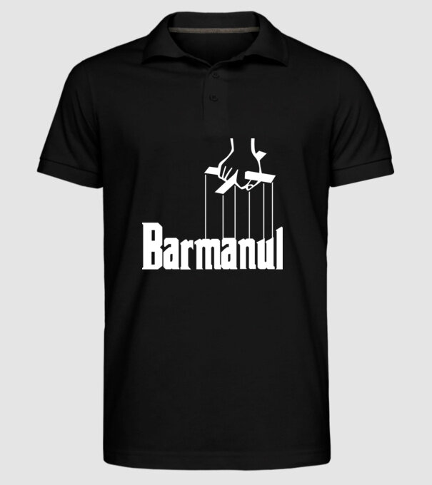 Barmanul model negru pe tricou