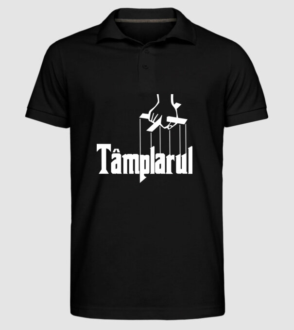 Tâmplarul model negru pe tricou