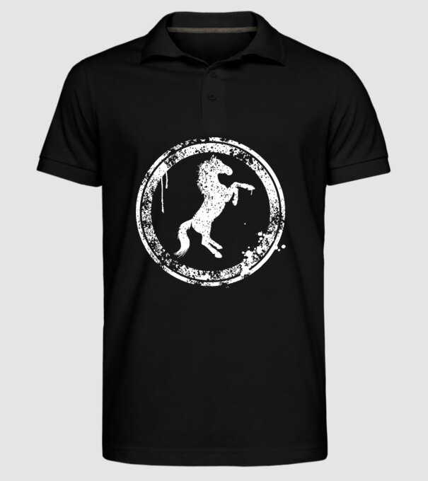 horse badge model negru pe tricou