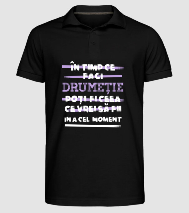 în timp ce faci drumeție poți fi ceea ce vrei să fii - în acel moment model negru pe tricou