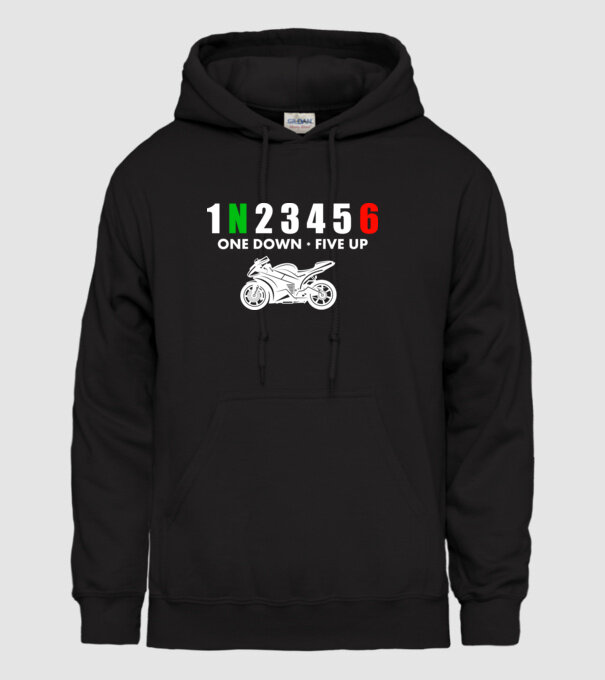 1N23456 model negru pe tricou