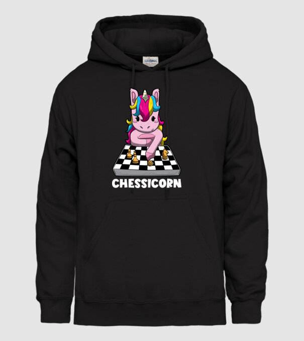 Chessicorn model negru pe tricou