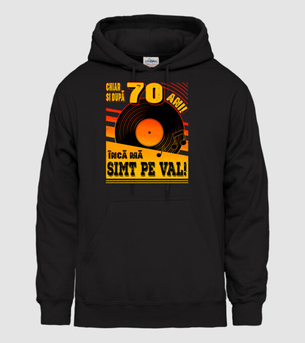 Încă mă simt pe val! 70 model negru pe tricou
