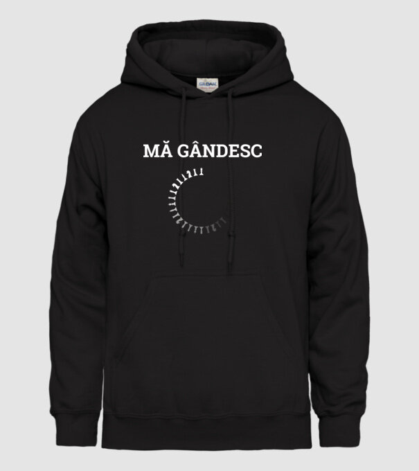 Mă gândesc model negru pe tricou
