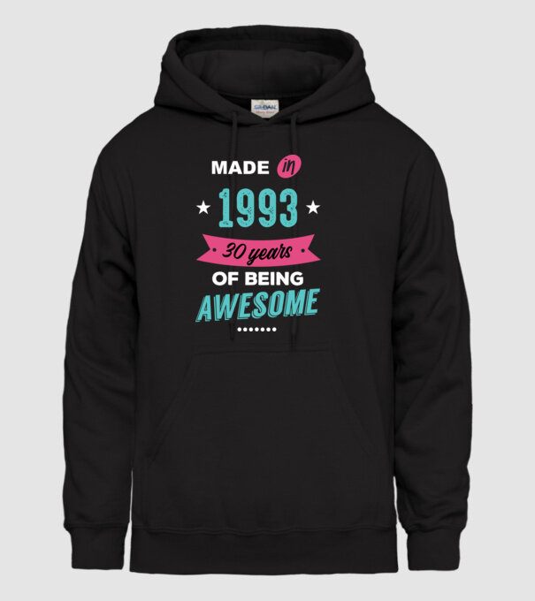 MADE IN 1993 model negru pe tricou