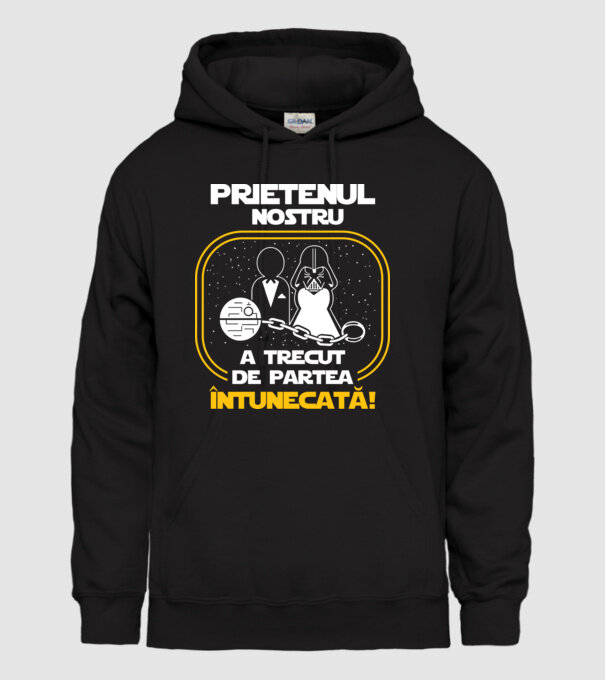 Prietenul nostru a trecut de partea întunecată model negru pe tricou