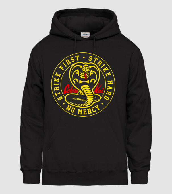 Strike first strike hard cobra kai model negru pe tricou