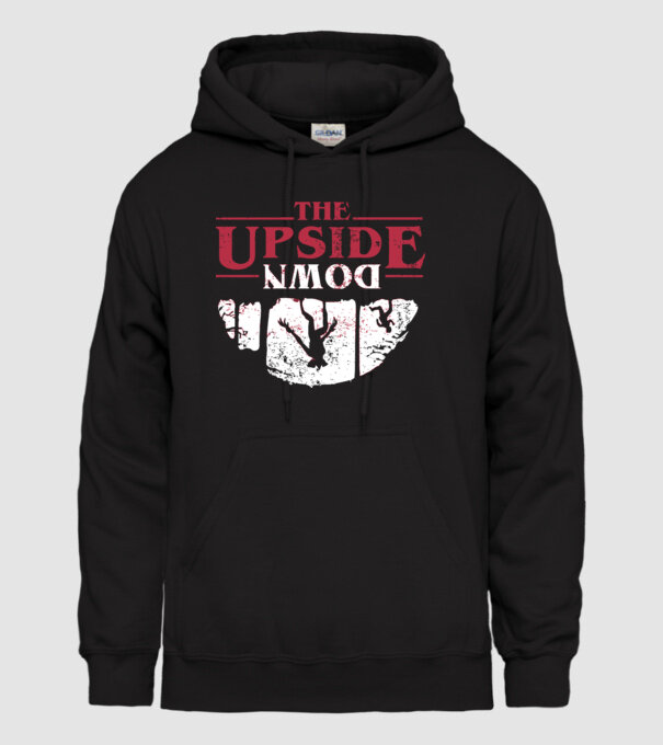 the upside down logo model negru pe tricou