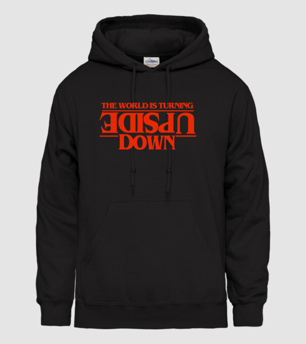 the world is turning upside down model negru pe tricou