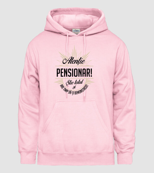 Atenție pensionar! Știe totul și are timp să-ți demonstreze! model roz deschis pe tricou