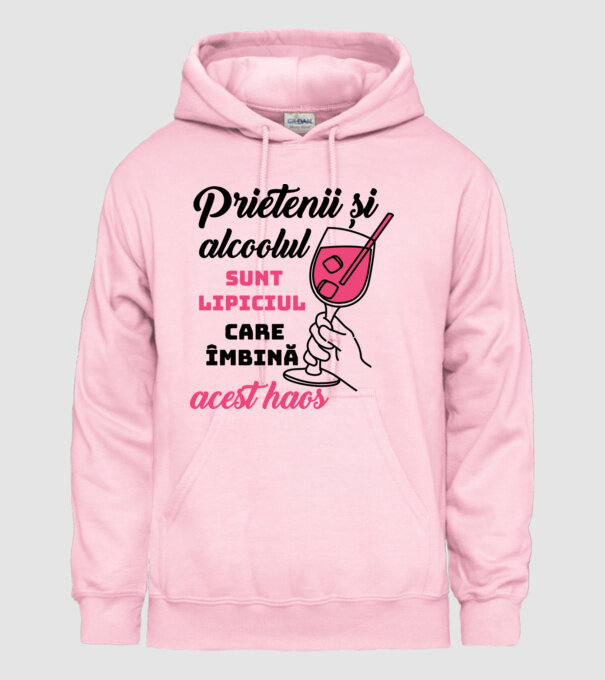 Prietenii și alcoolul sunt lipiciul care îmbină acest haos model roz deschis pe tricou