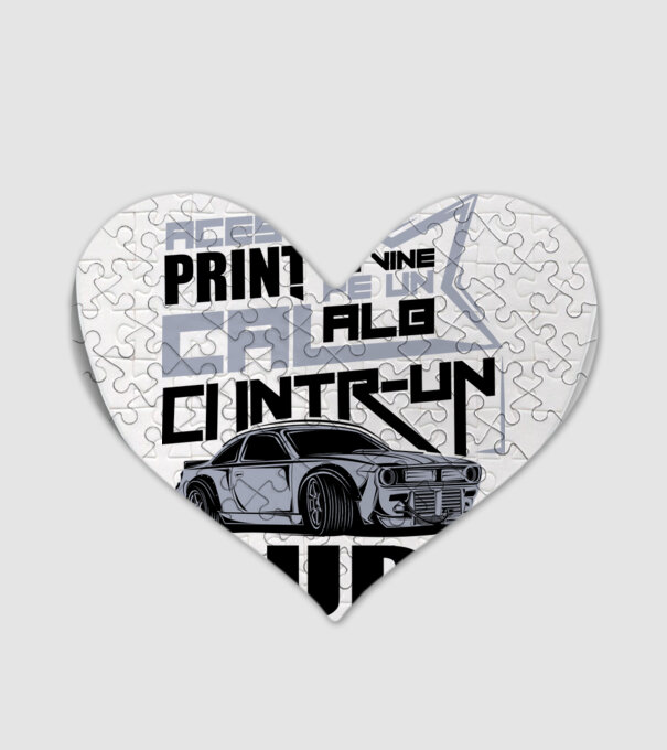 Acest prinț nu vine pe un cal alb, ci într-un Audi model alb pe tricou