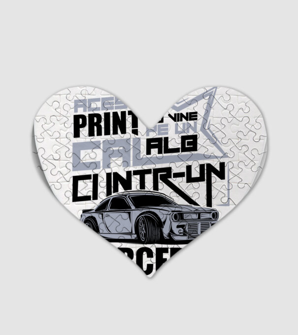 Acest prinț nu vine pe un cal alb, ci într-un Mercedes model alb pe tricou