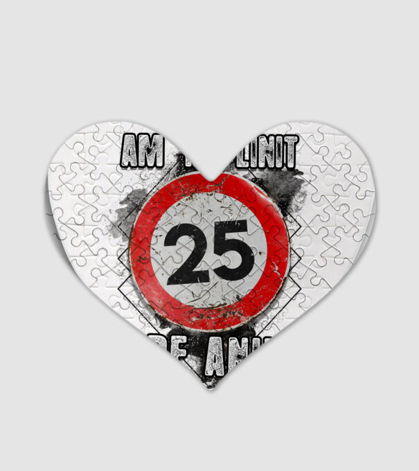 Am împlinit 25 de ani! model alb pe tricou