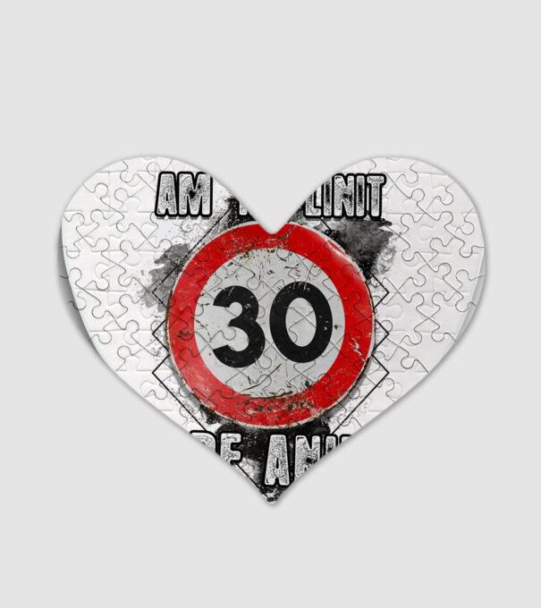 Am împlinit 30 de ani! model alb pe tricou