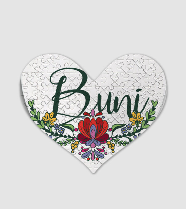 Buni model alb pe tricou