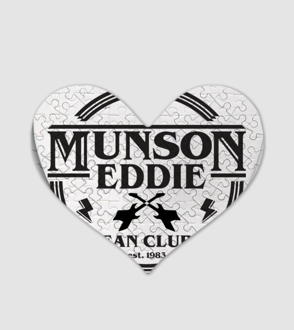 eddie munson fan club est 1983 model alb pe tricou