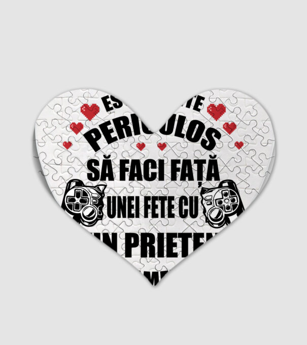 este foarte periculos să faci față unei fete cu un prieten gamer! model alb pe tricou