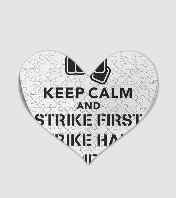Keep calm and strike first cobra kai model alb pe tricou
