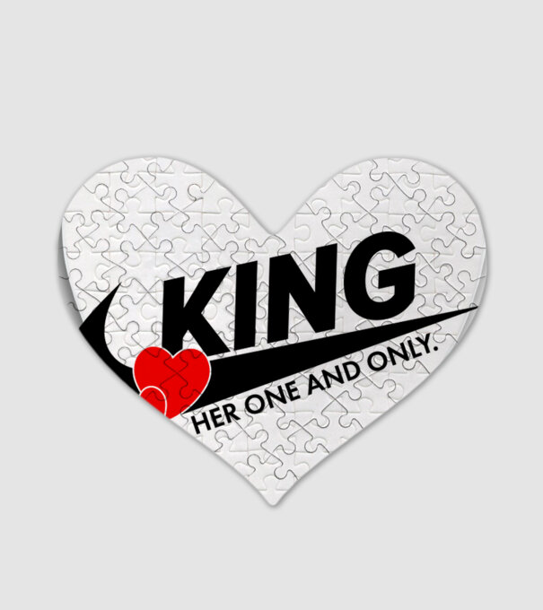 King model alb pe tricou